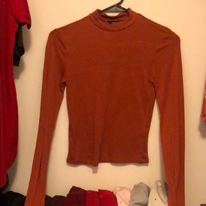 Long sleeve crop top